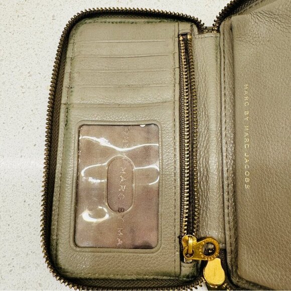 Marc by Marc Jacobs Wristlet Wallet Cell Phone Coin Tan Leather Full Zip Closure - Picture 9 of 15